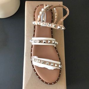 Steve Madden Travel Sandals!
